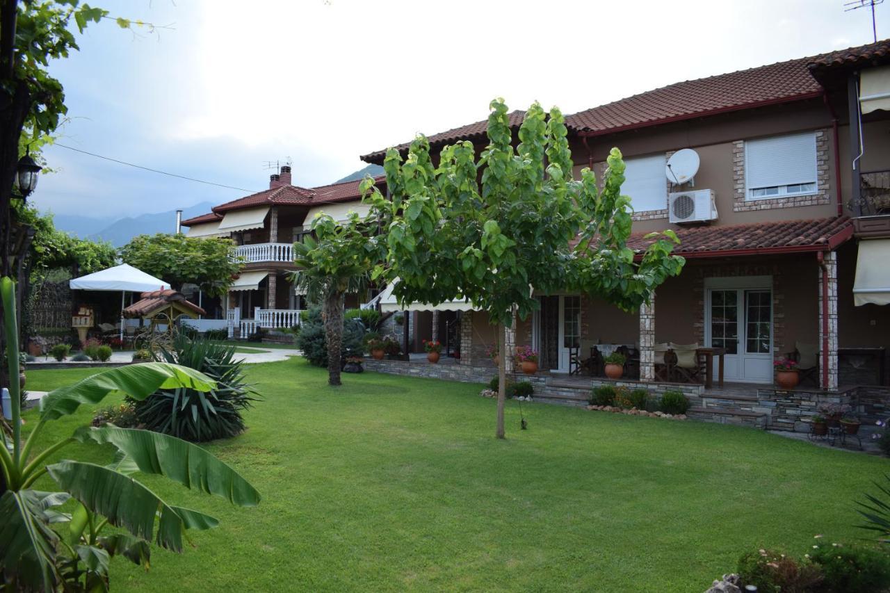 Ξενώνας Χάραμα Hotel Loutraki  Exterior photo