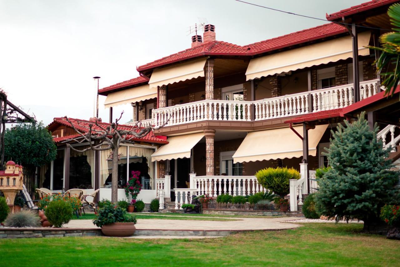 Ξενώνας Χάραμα Hotel Loutraki  Exterior photo